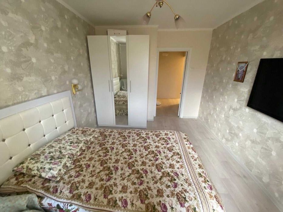 Продам 2 комнатную квартиру в районе жд больницы