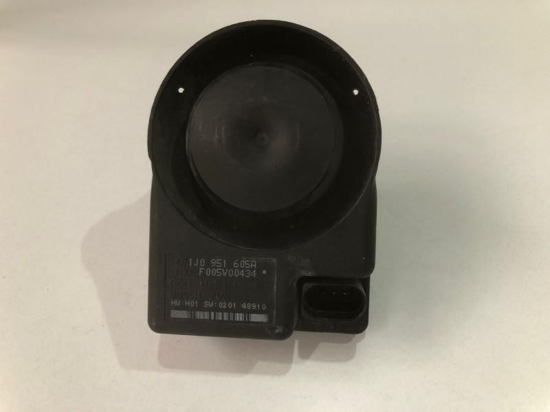 Alarma / sirena auto Volkswagen Touareg 1j0951605a
