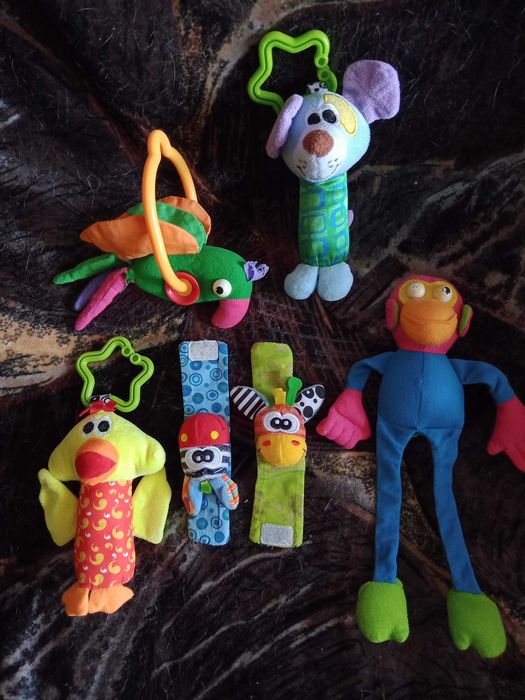 Подвесные  игрушки 10 шт в кроватку или в коляску  3000 тенге