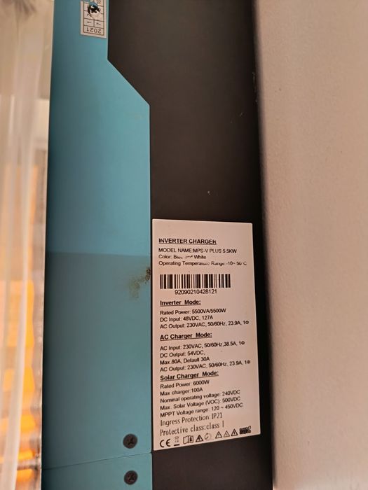 Хибриден соларен инвертор off-grid със  стационарни соларни бате