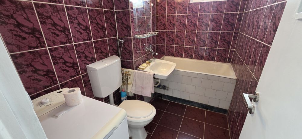 Propietar, vând apartament renovat, etaj 2, zona Terezian, str. Lungă