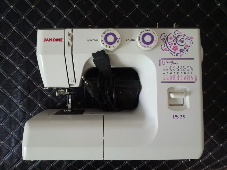 Швейная машина Janome