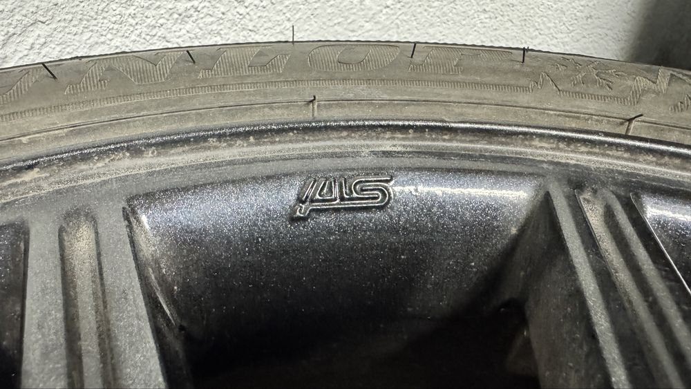 Джанти от STI със зимни гуми