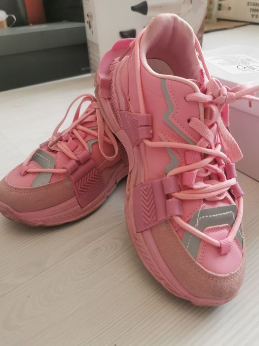 Спортни маратонки