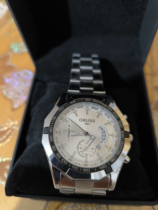 Ceas Oruss cu cutie ,nou .