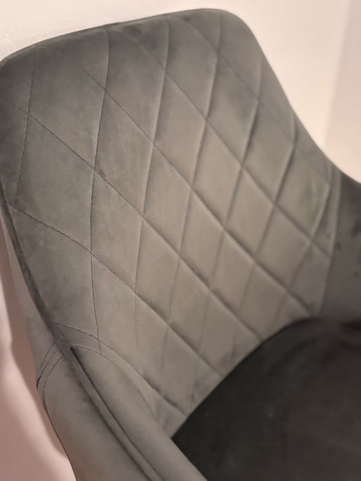 Scaune dining gri închis, tapițate, picioare metalice negre