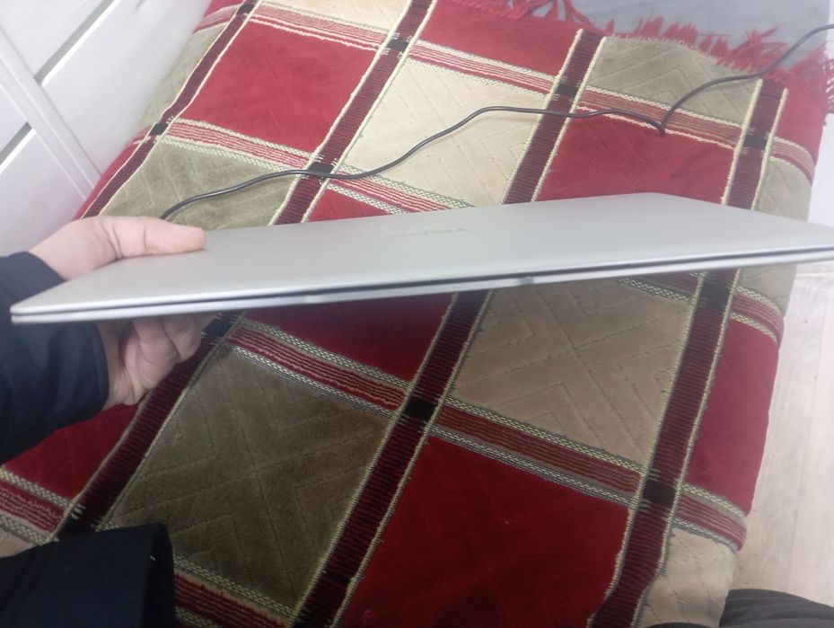 Ноутбук сатылады