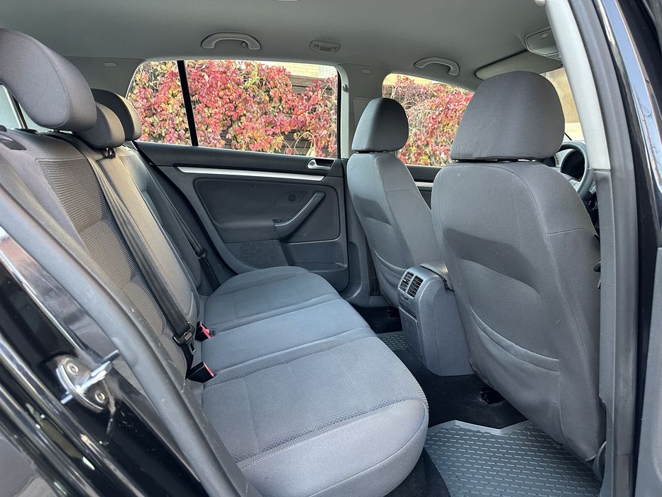 Volkswagen Golf 5 2008 1.6 MPI 102 CP