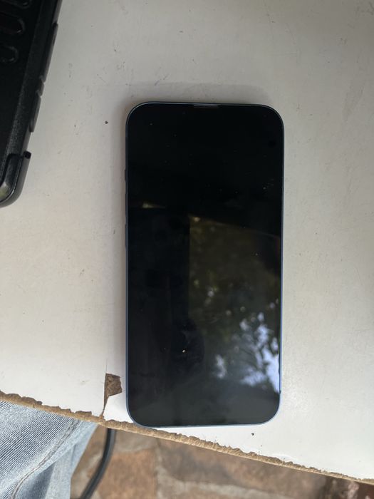 IPhone 13 продаю синий