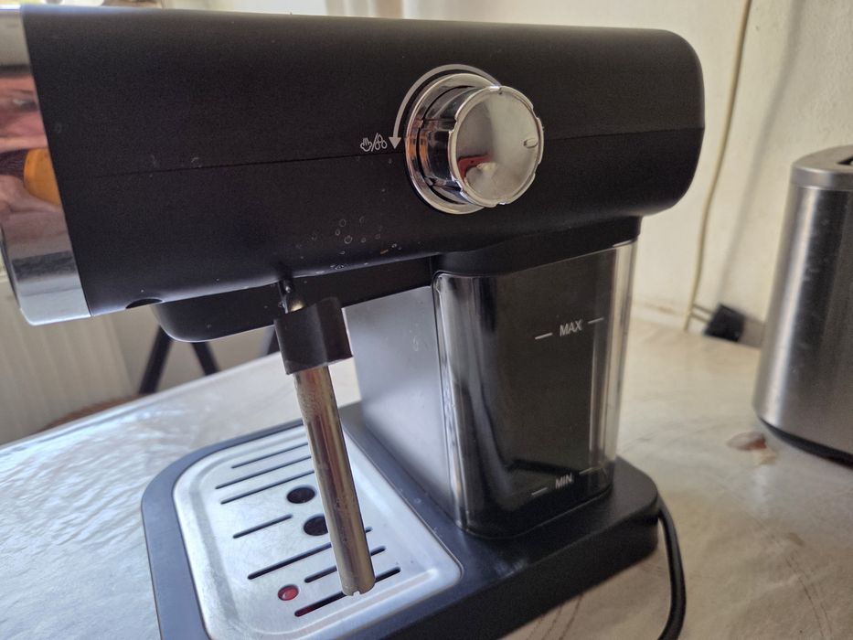 Espressor manual 1050w - accesorii complete