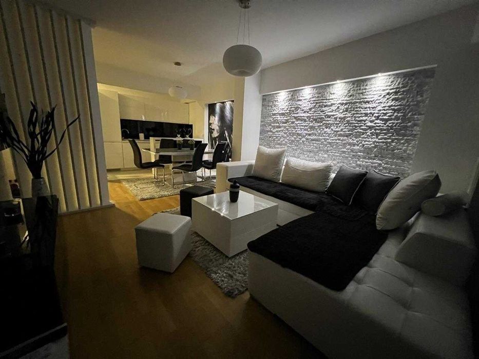 Двустаен имот в кв.Банишора