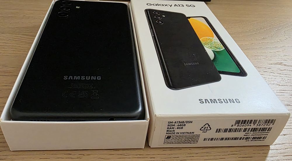 Samsung Galaxy A13 5G – много запазен + бонус кейс