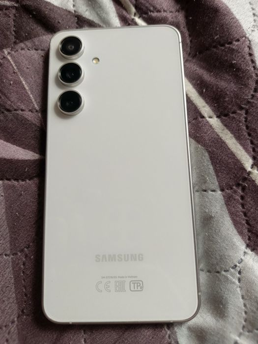 Продам самсунг s24 fe