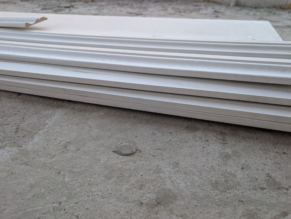 Белые наличники и добор