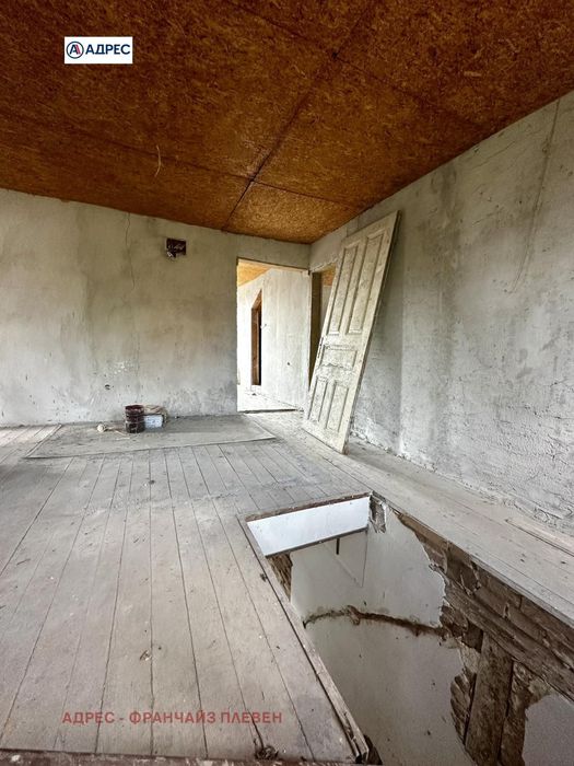 Къща в Ловеч, област-с.Гумощник площ 170 цена 55000