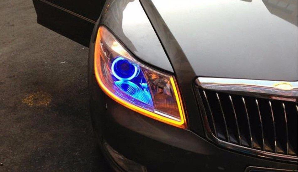 Дневни светлини DRL с функция мигач/бягащи мигачи.