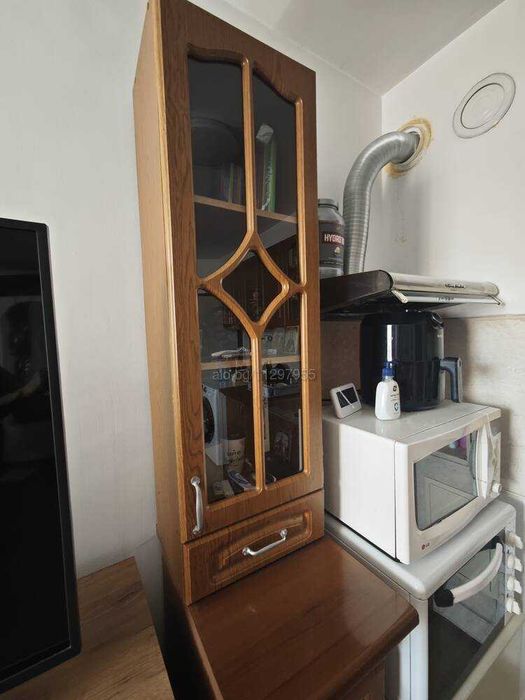 Модулна кухня с висок шкаф - витрина - 180 €