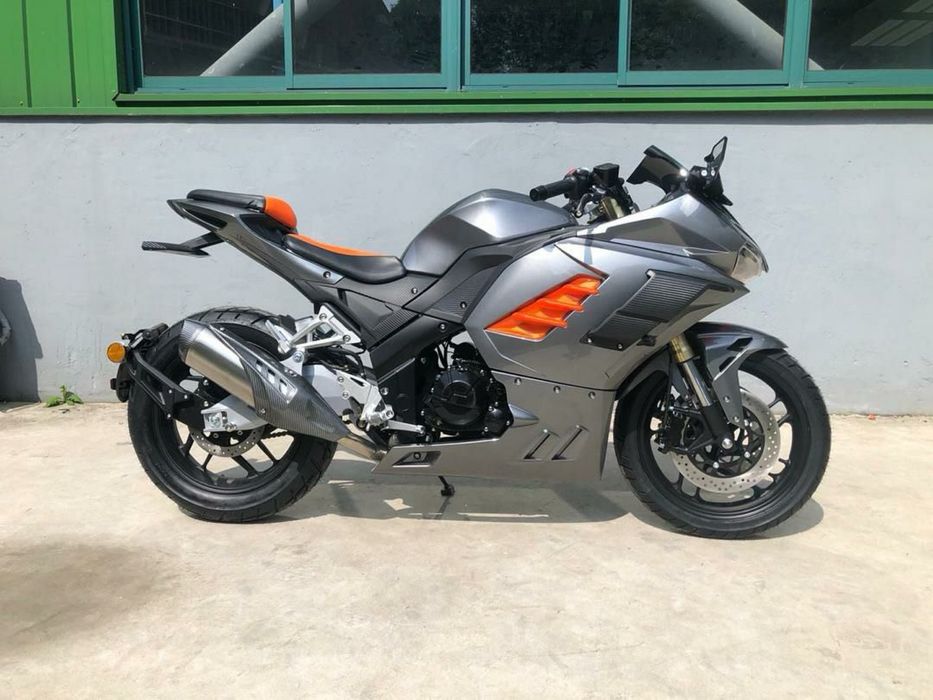 Мото 2023 йилда ишлаб чикарилган жуда эхтиёт килиб минилган