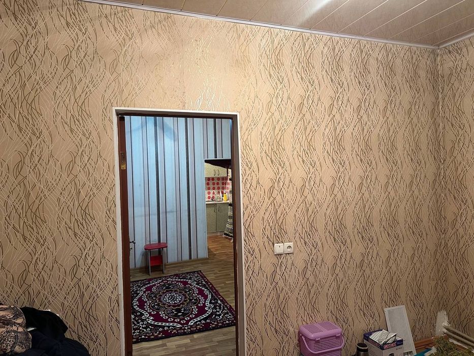 Продаю дом возле базара есть газ вода