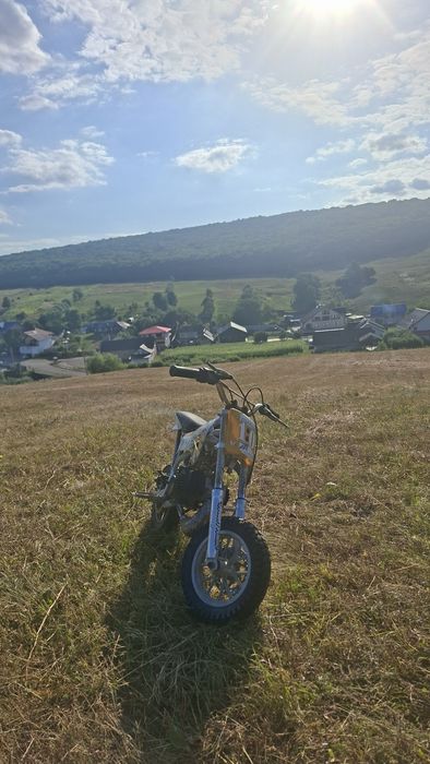 Cross 49cc, trage bine!
