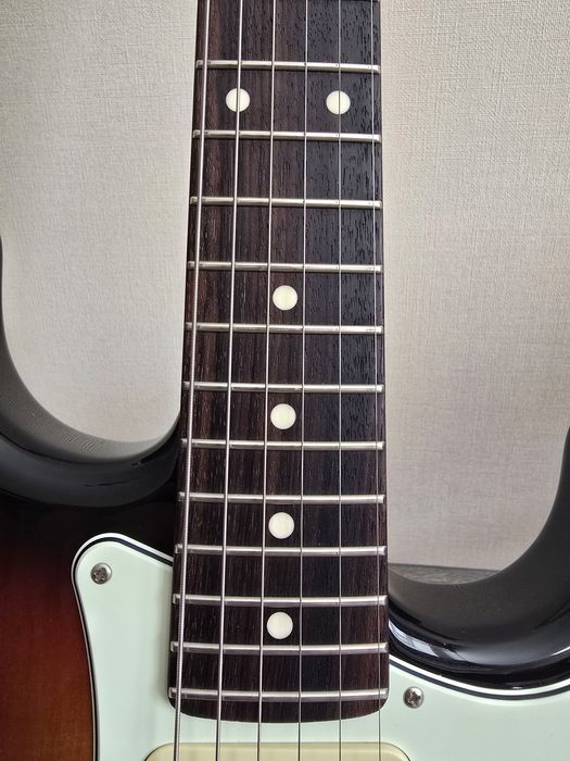 Продам электрогитару FGN
