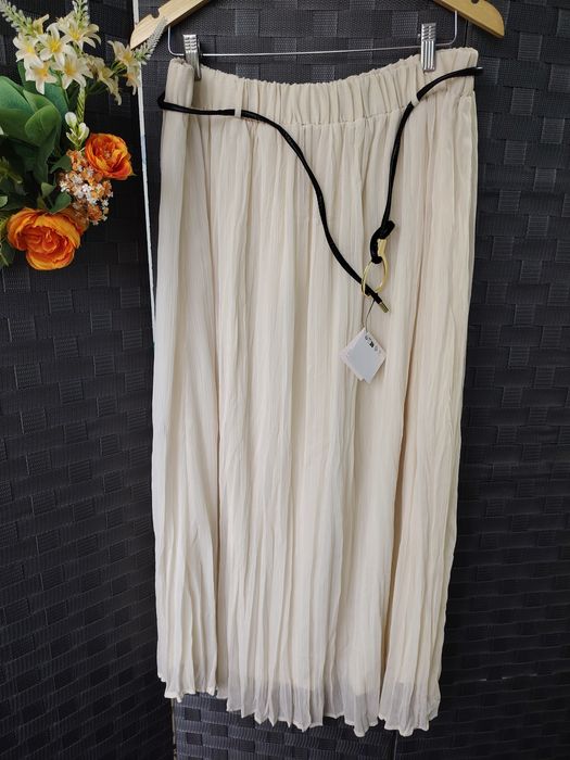 Fusta Zara masura XL