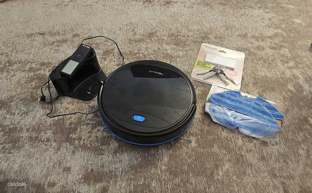 Robot de aspirare cu telecomanda, cu programare pe zile / ore