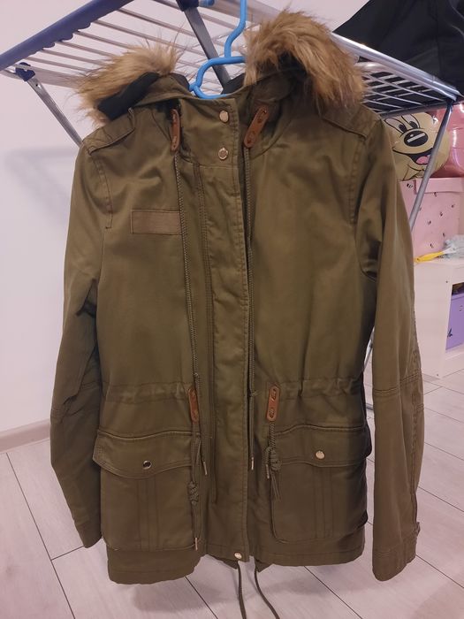 Parka Damă Bershka Premium-S  în stare excelentă
