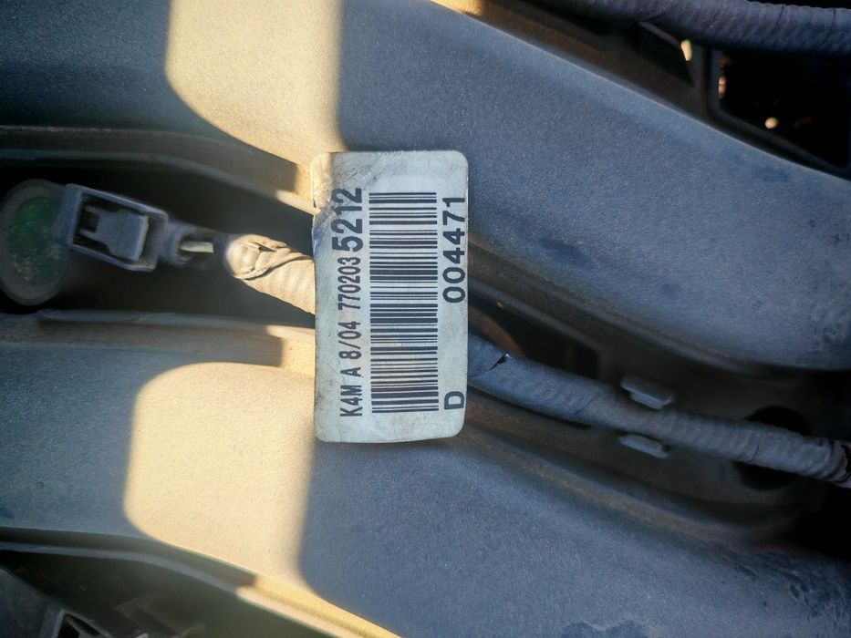 Dezmembrez Renault Clio 3 2009 1.6 benzina