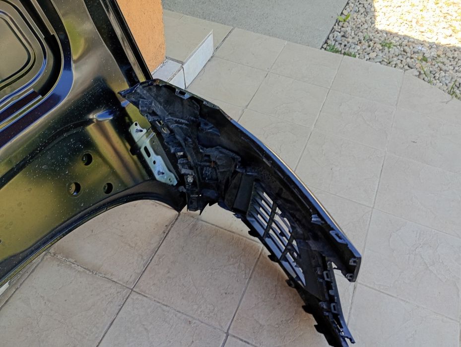 Bara fata audi Q8 cod 4M8807437