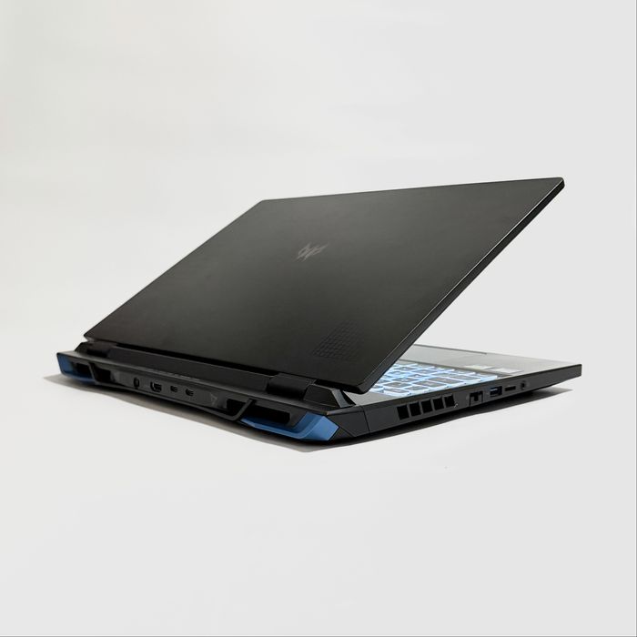 Acer Predator Helios 16/2.5K 165Hz/i9-13900HX/RTX 4070/32GB DDR5/1TB/RGB
