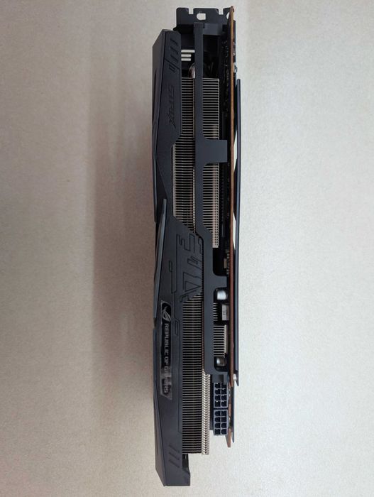 ASUS ROG STRIX RX 5700 XT gaming os 8GB