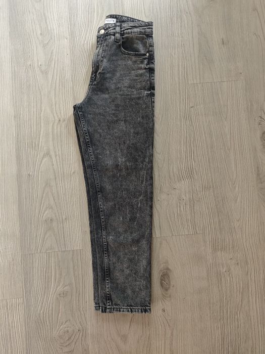 Различни модели дънки Zara