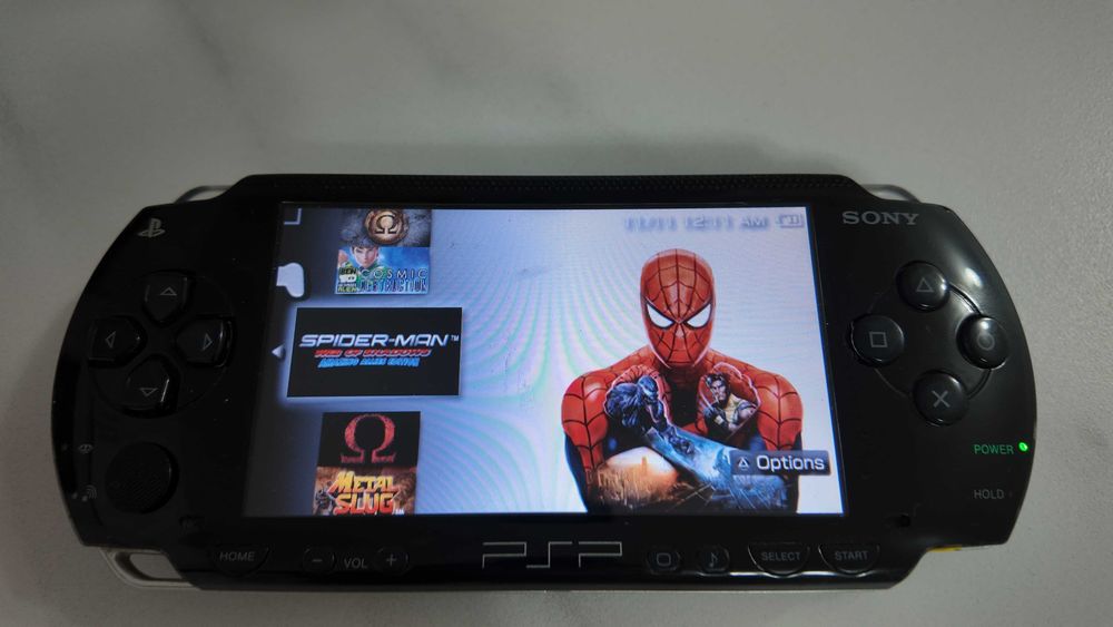 Sony PSP с игри + калъф + зарядно, готово за игра