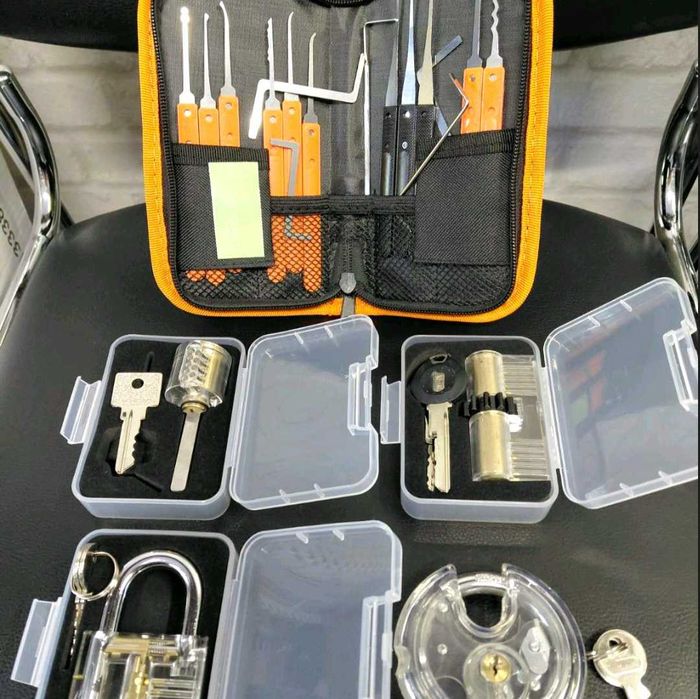 Комплект шперцове LockPick Mobilly – 17 части + прозрачни ключалки за обучение