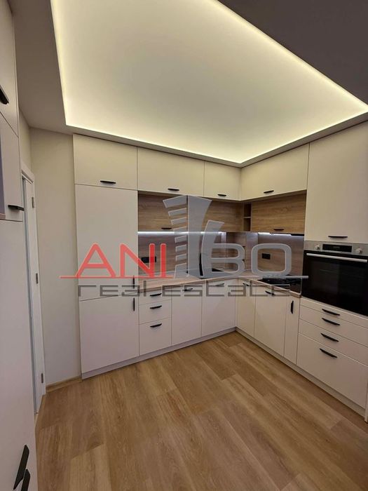 Продава тристаен в град Варна-Младост 1