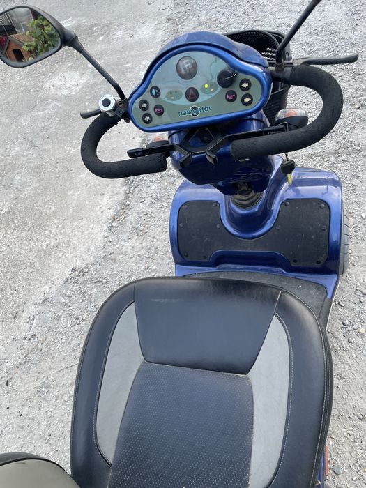 Vând scuter electrică 4 roți