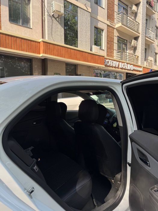 Chevrolet Cobalt 2025 — 6