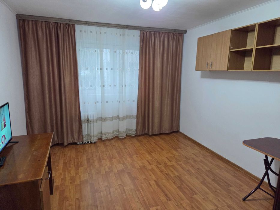garsoniera cet constanta parter , se poate face balcon