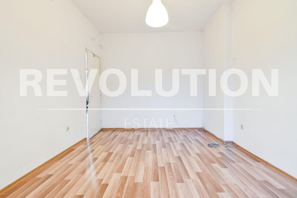 Дава се под наем Тристаен апартамент в София, Център - 110 кв.м за 712.98 € - Снимка #7