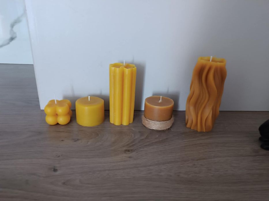 Свещи-пчелен восък и натурални природни оцветители