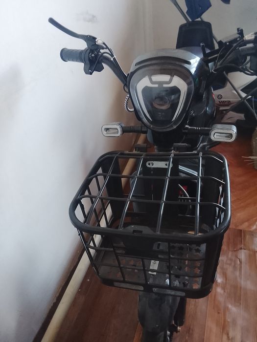 Продам скутер Sk-8