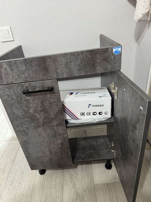 Раковина с тумбой