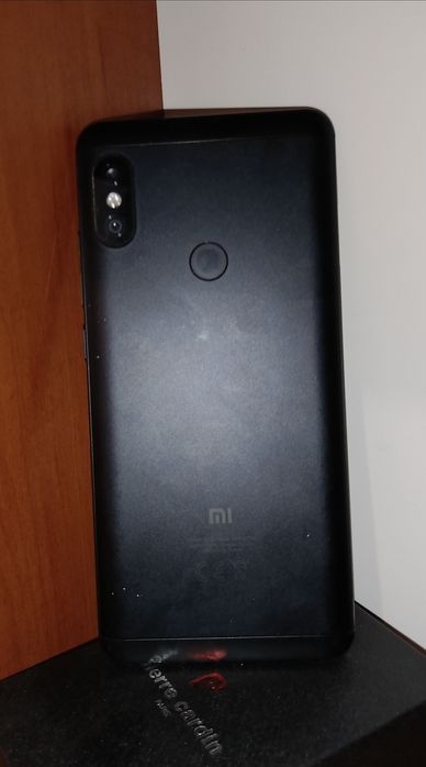 Смартфон Xiaomi Redmi Note 5 .