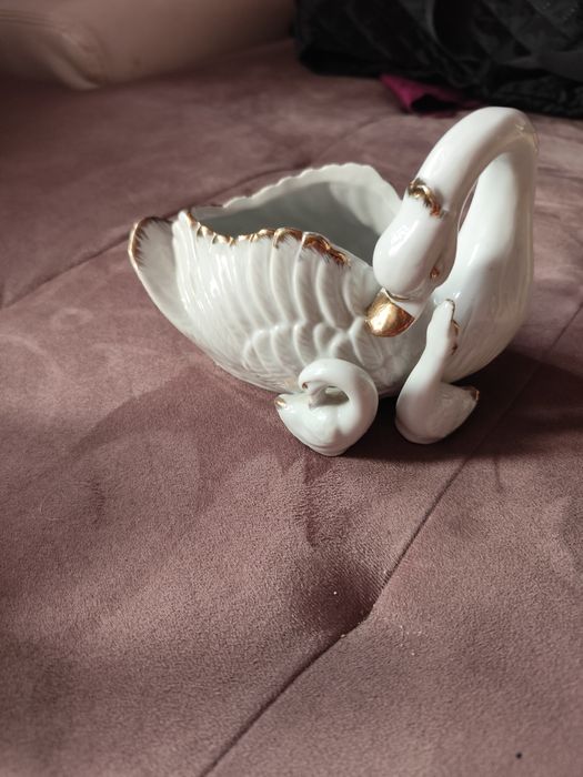 Статуетка кон с изправени крака