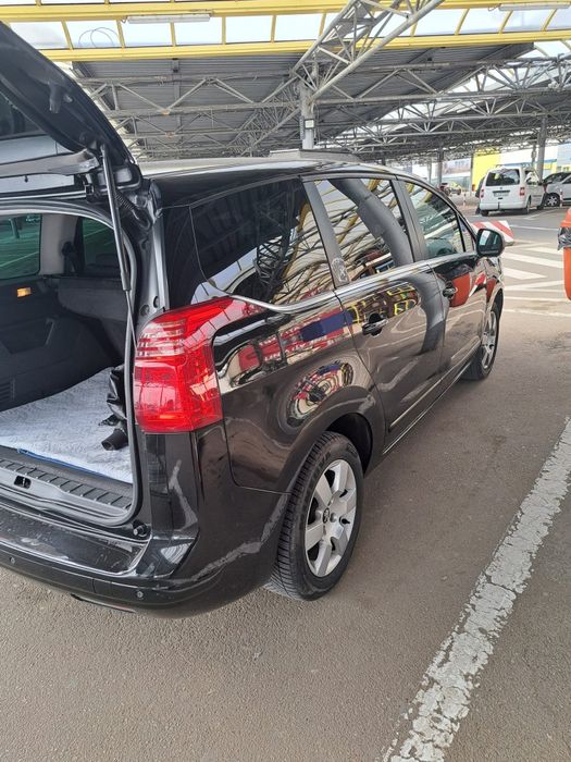 Peugeot 5008  accept si unele schimburi !