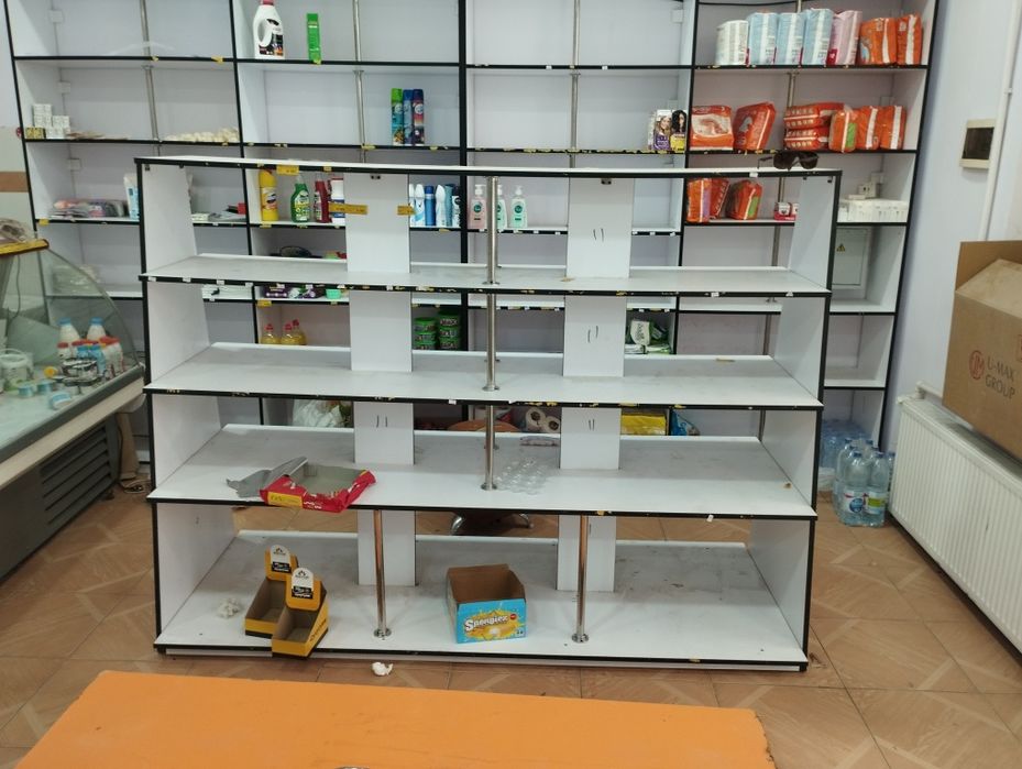 Продается мебельные стеллажи