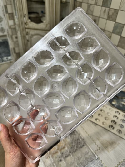 Поликарбонатная форма для конфет