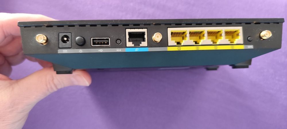 Asus RT-N18U Router