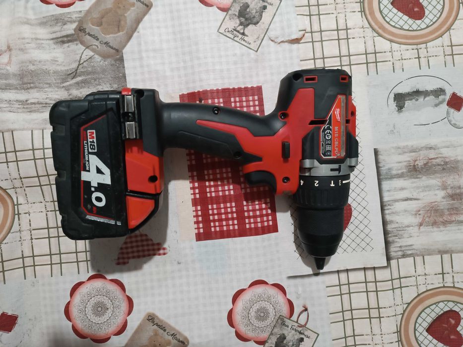 Комплект винтоверти Milwaukee CBLID и CBLPD